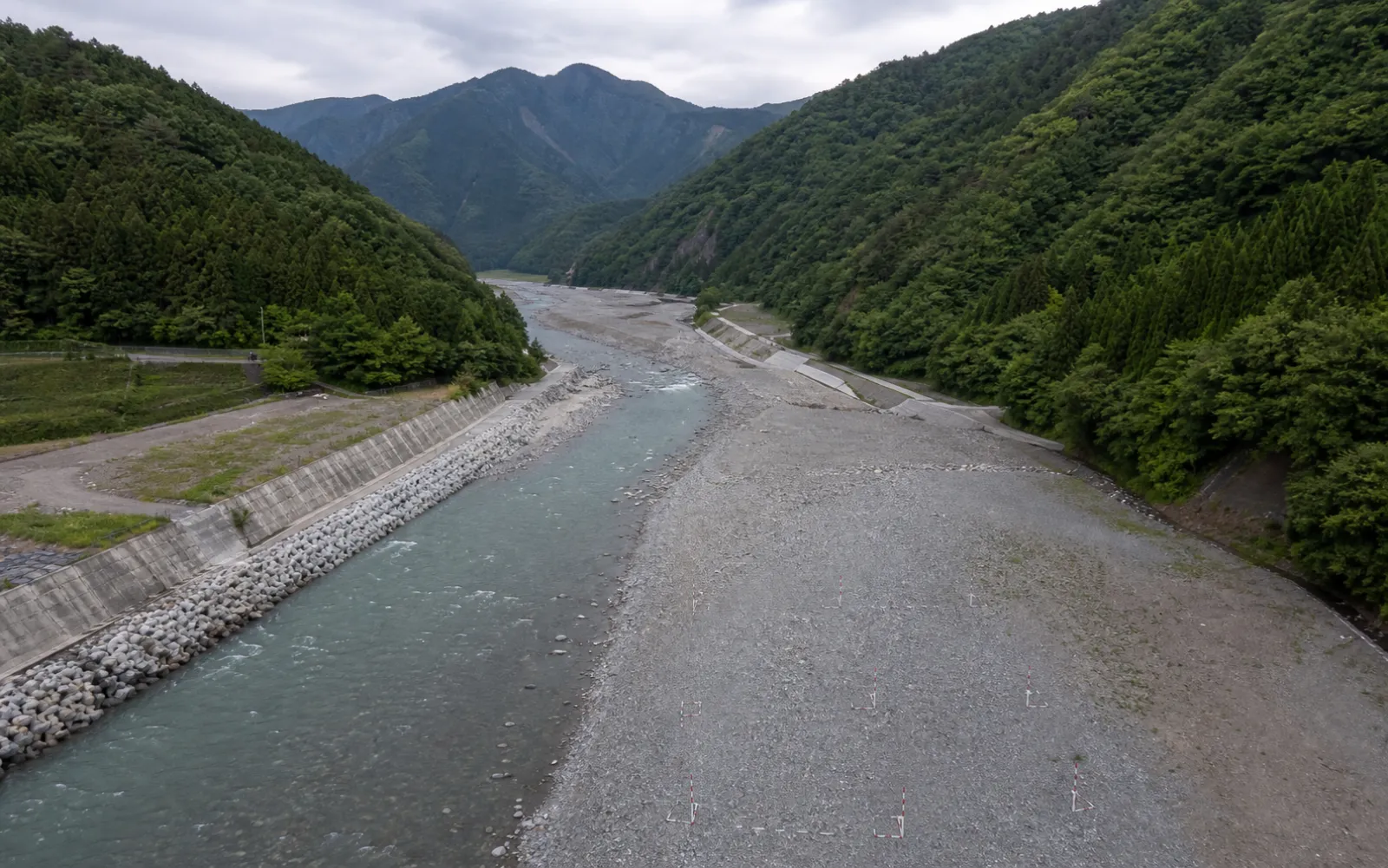 早瀬川流域 河道閉塞監視のUAVレーザー計測の現場記録